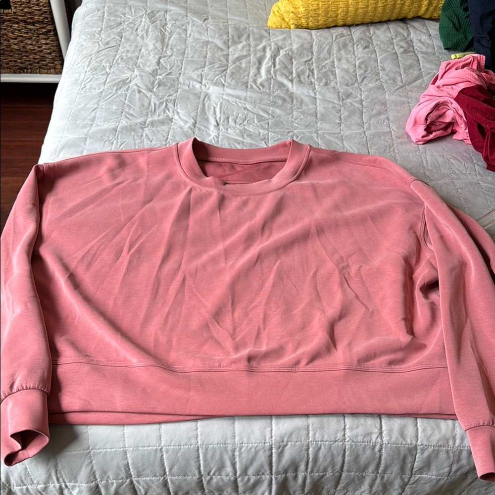 Lululemon Athletica Rose Softstreme Cropped Crew